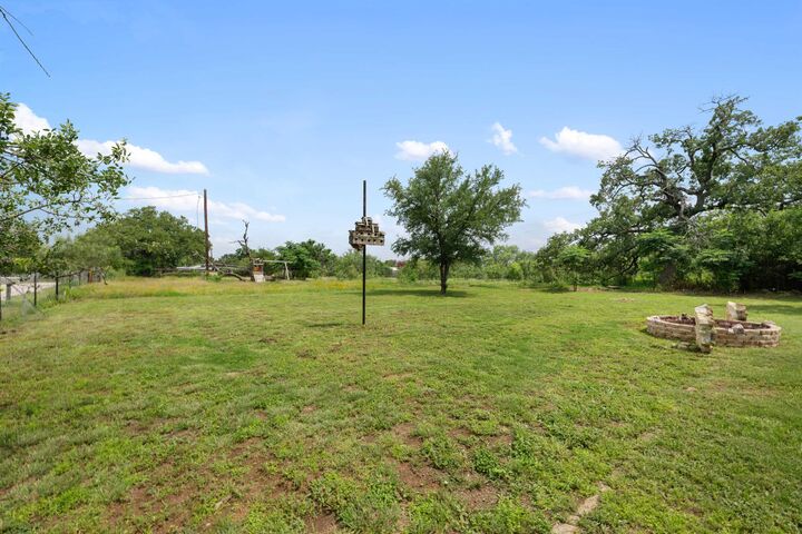 Property Photo: 1418 Kingshill Drive TX 78654