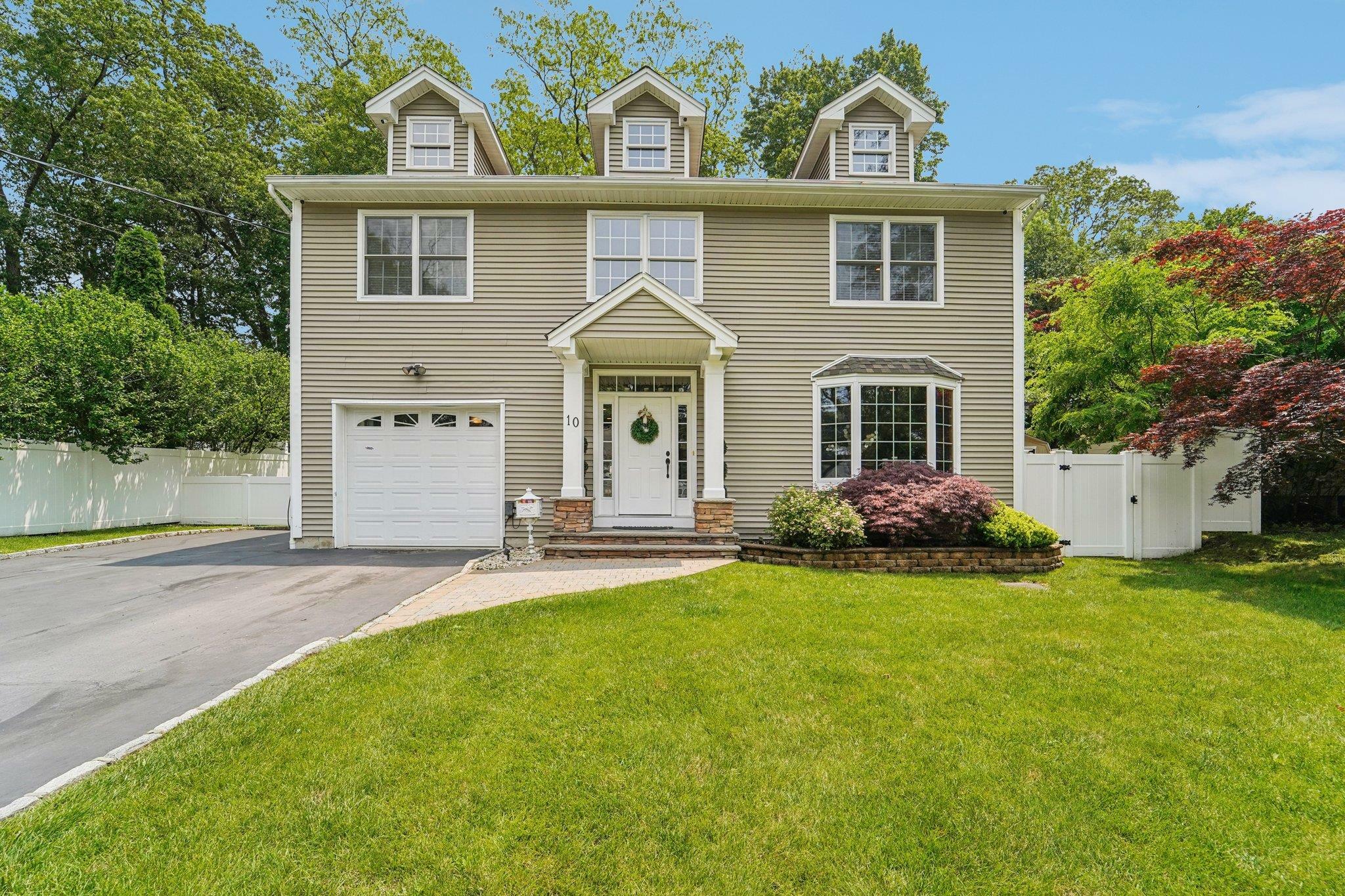 10 Willow Drive  Suffern NY 10901 photo