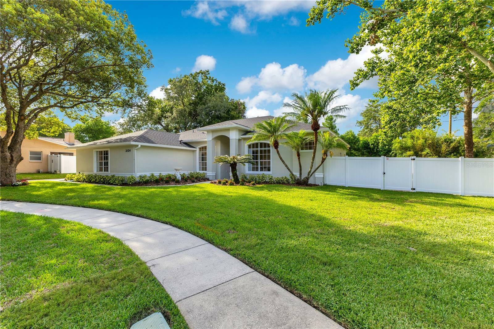 Property Photo: 2024 Flaming Arrow Court FL 32730