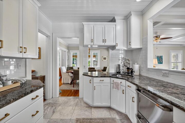 Property Photo: 235 10th Avenue NE FL 33701