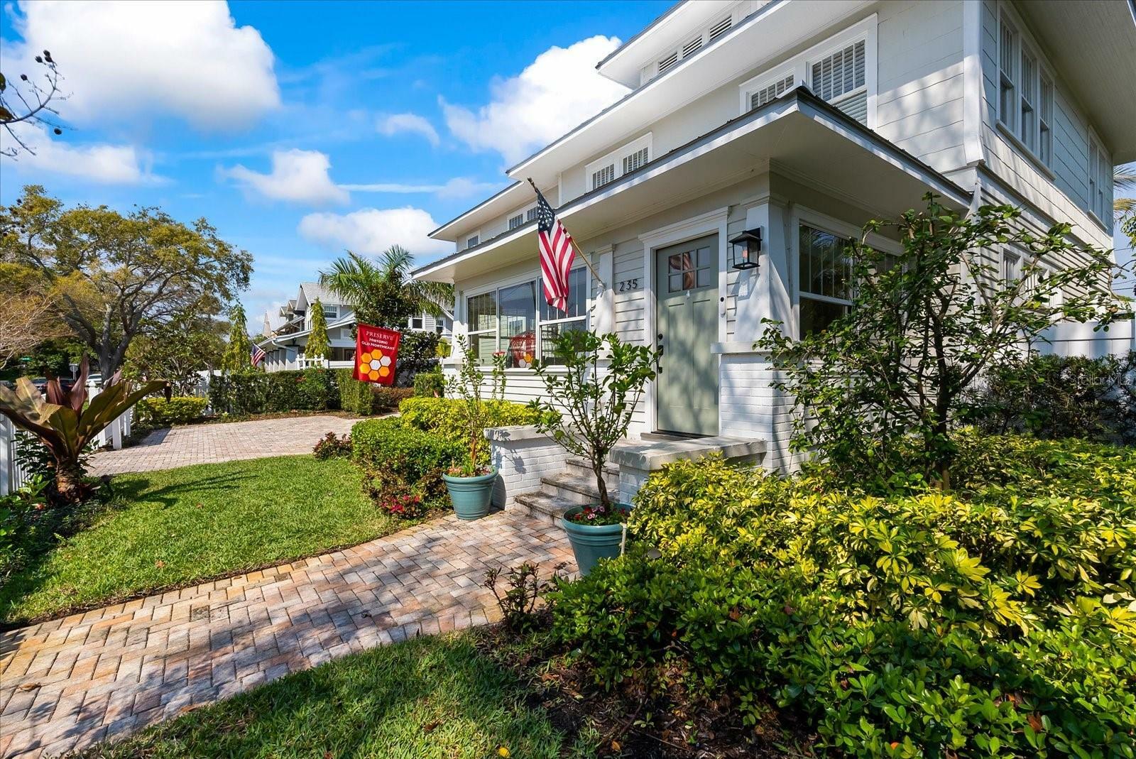 Property Photo: 235 10th Avenue NE FL 33701