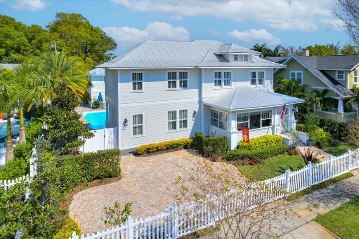 Property Photo: 235 10th Avenue NE FL 33701