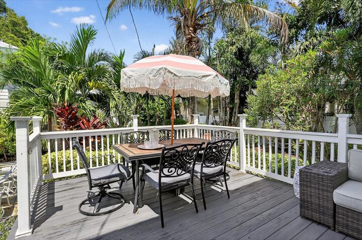 Property Photo: 235 10th Avenue NE FL 33701