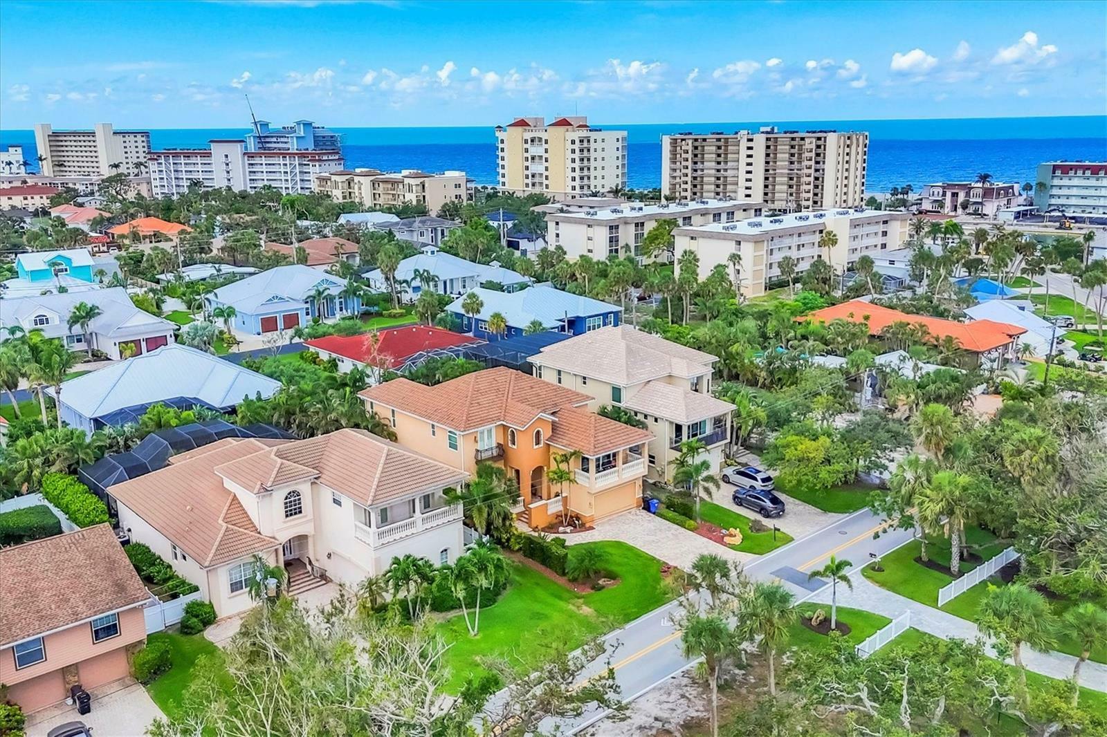 Property Photo: 811 Laguna Drive FL 34285