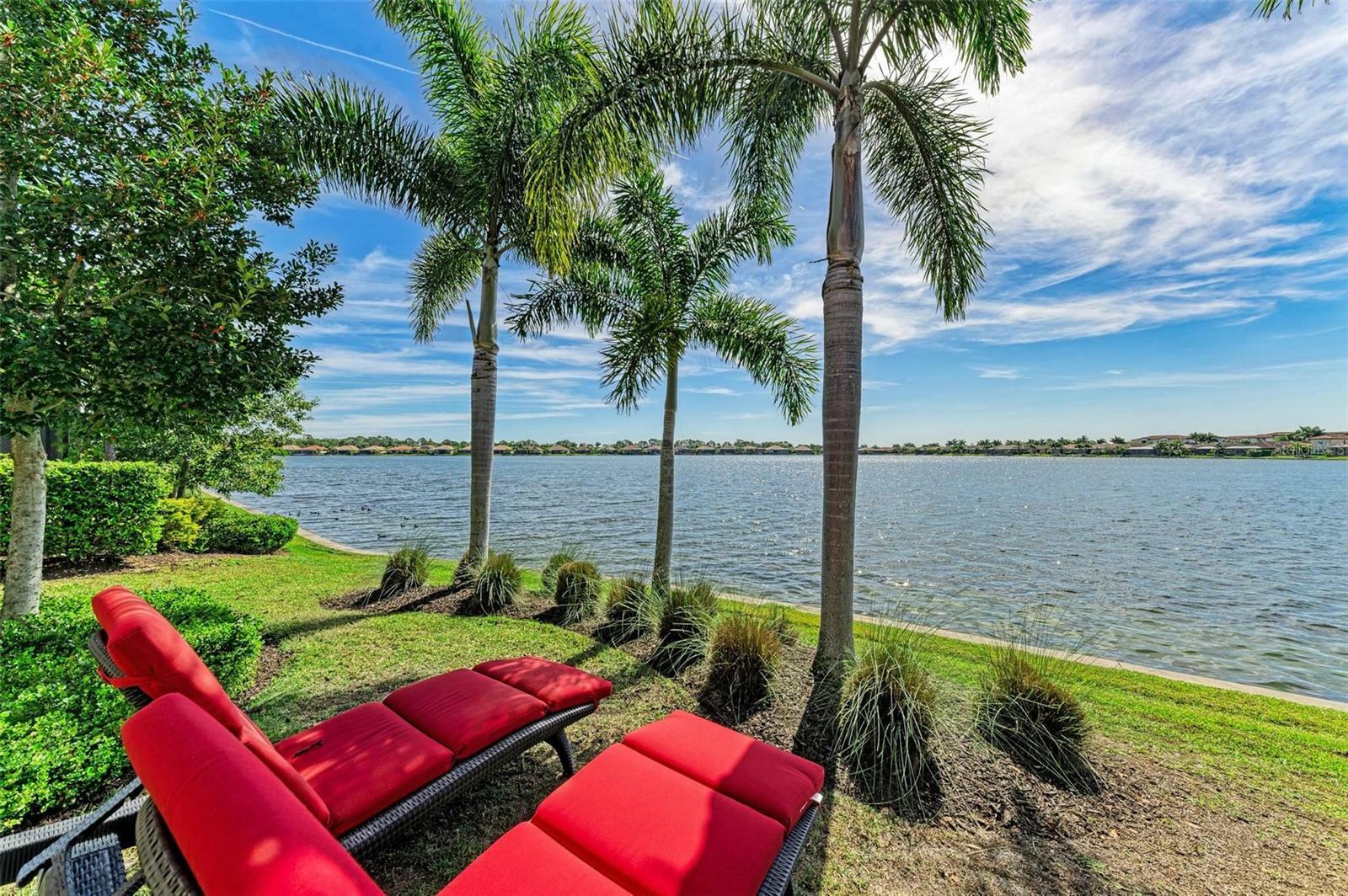 Property Photo: 138 Toscavilla Boulevard FL 34275