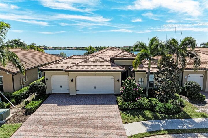 Property Photo: 138 Toscavilla Boulevard FL 34275