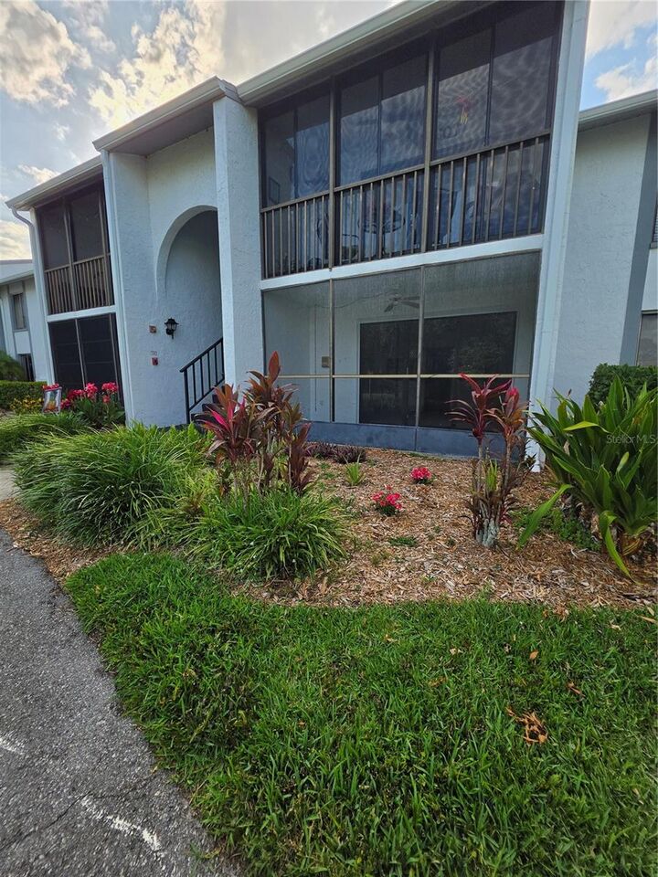 Property Photo:  1281 Pine Ridge Circle E B1  FL 34688 