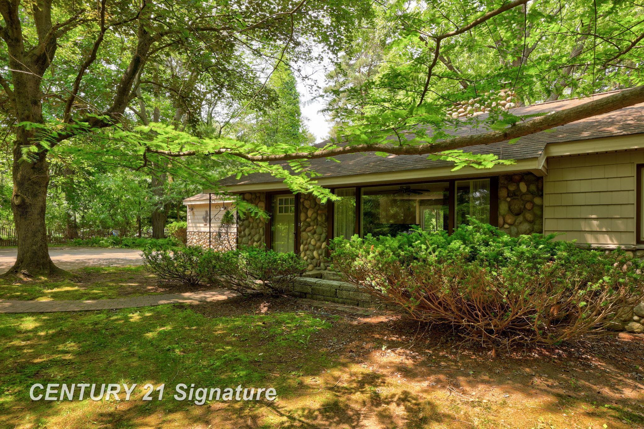 Property Photo: 3329 Mannion Road MI 48603