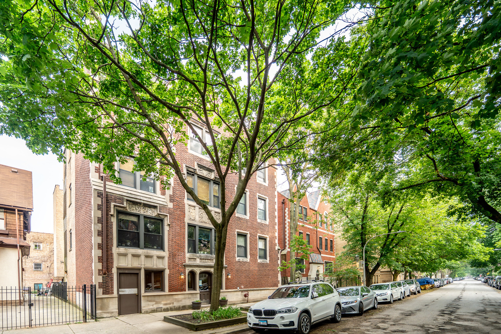 6829 N Lakewood Avenue 3  Chicago IL 60626 photo