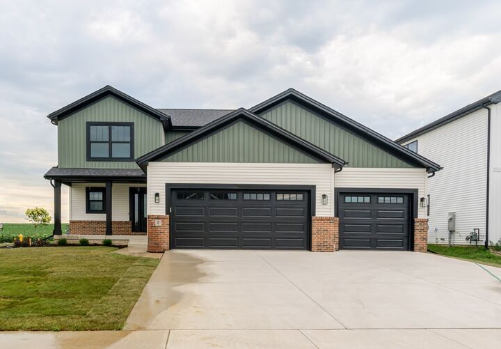 2 Bucktown Court  Bloomington IL 61705 photo