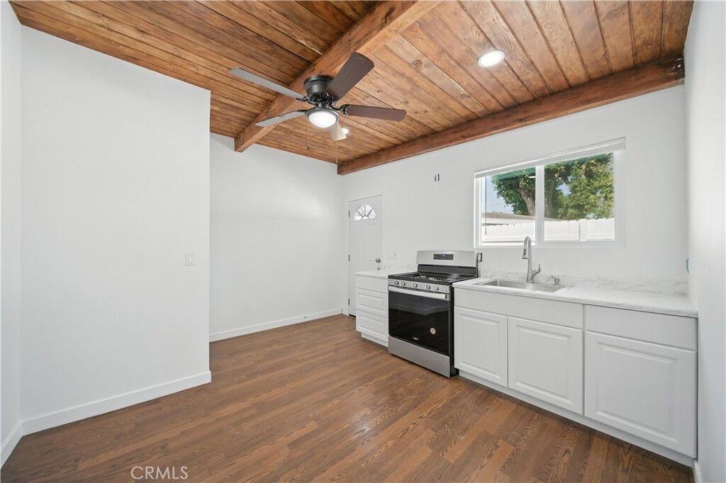 Property Photo:  9133 Laurel  CA 90605 