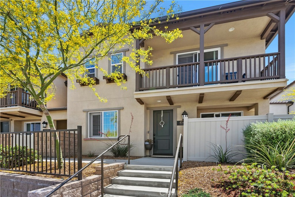 Property Photo: 45437 Calle Cirros CA 92592