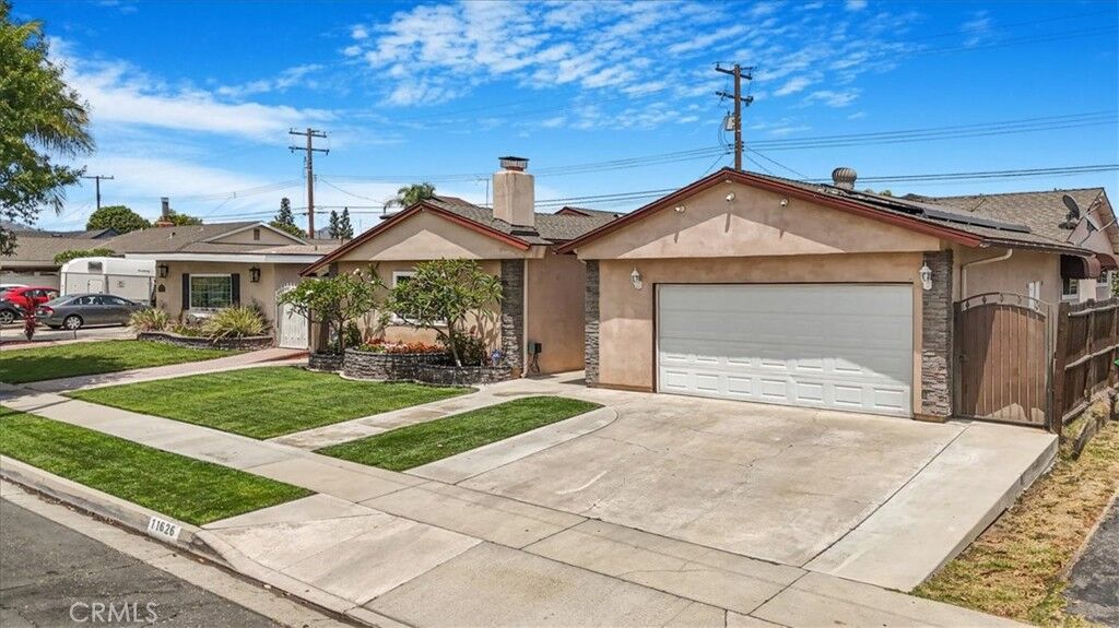 Property Photo:  11626 Grovedale Drive  CA 90604 