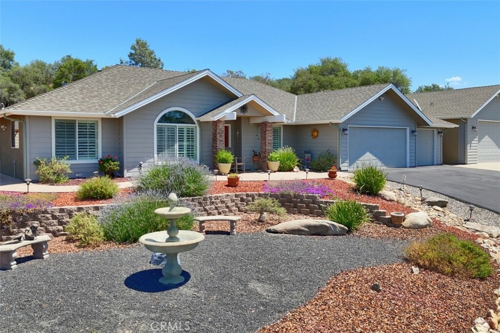 Property Photo: 47003 Lookout Mountain Drive CA 93614