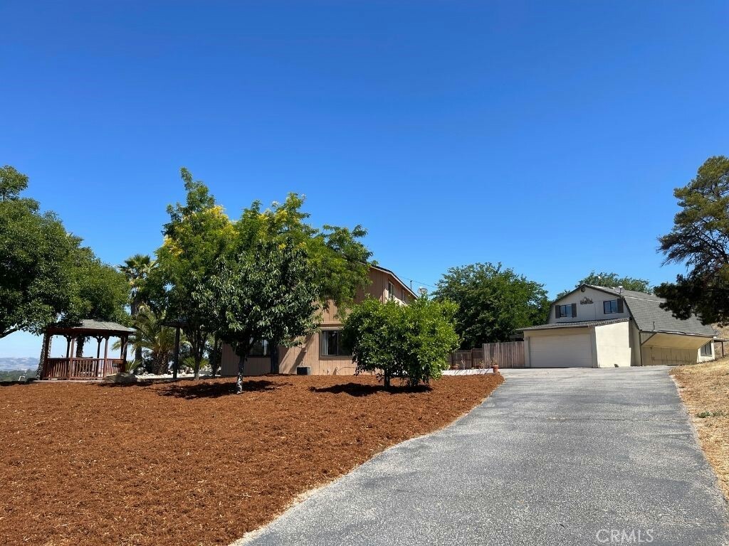 Property Photo:  3660 E. Hwy. 41  CA 93465 