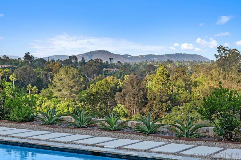 Property Photo:  4728 El Aspecto  CA 92067 