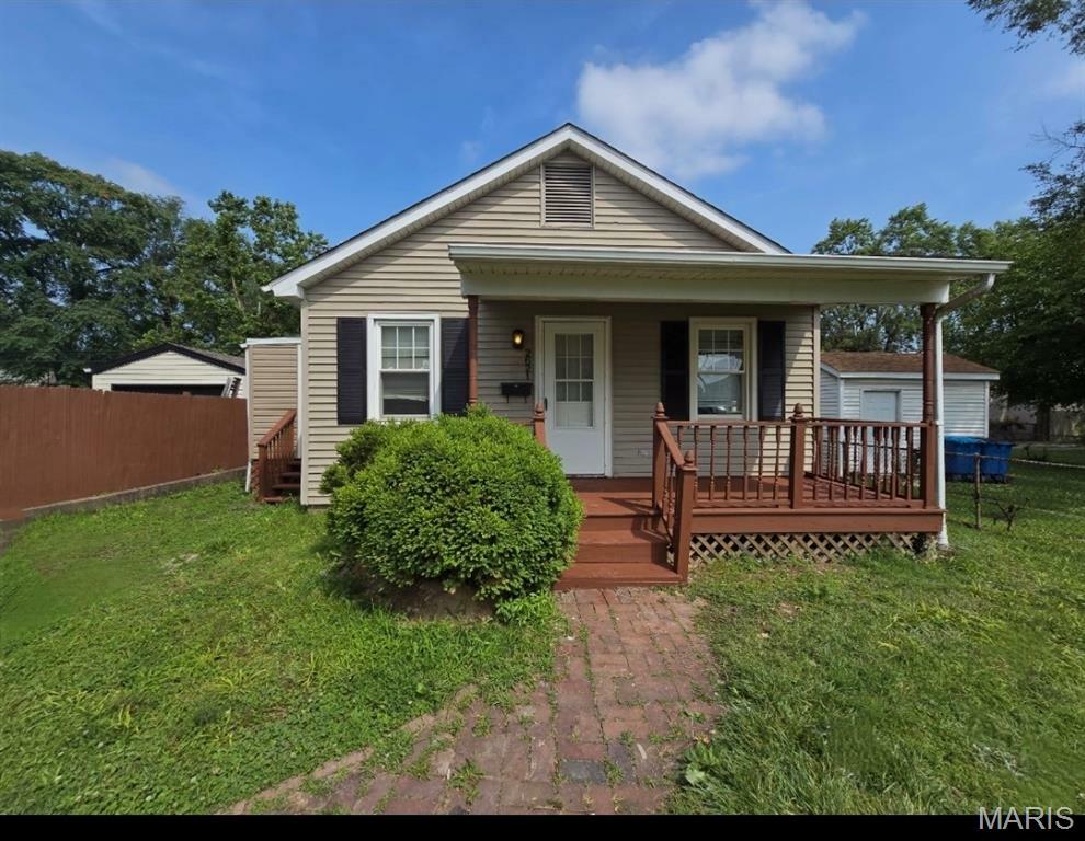 Property Photo: 2621 Washington Avenue IL 62040