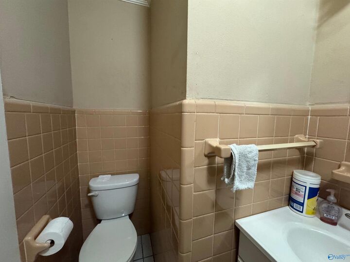 Property Photo: 806 Randall Street AL 35901