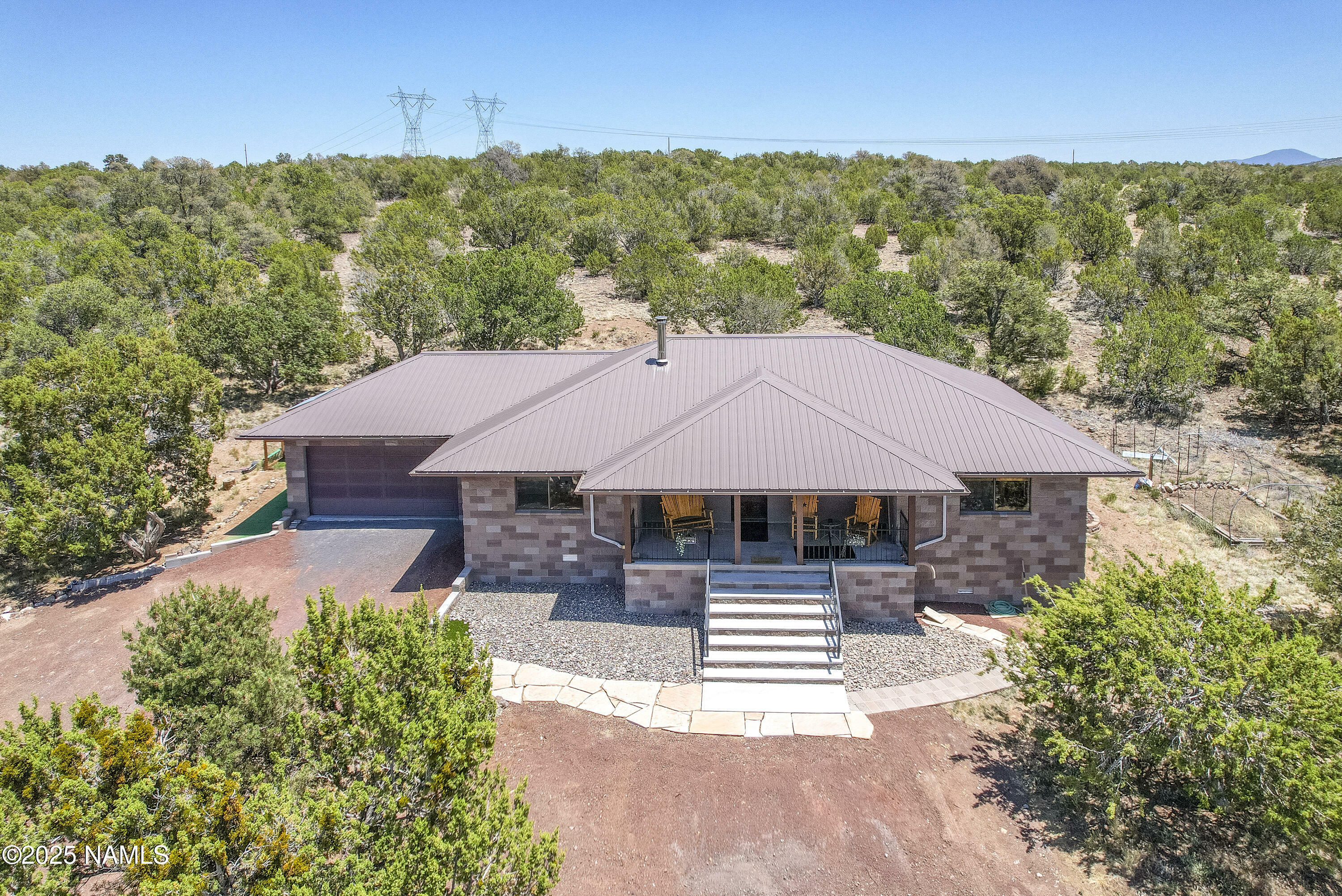Property Photo: 1384 W Canvasback Trail AZ 86046