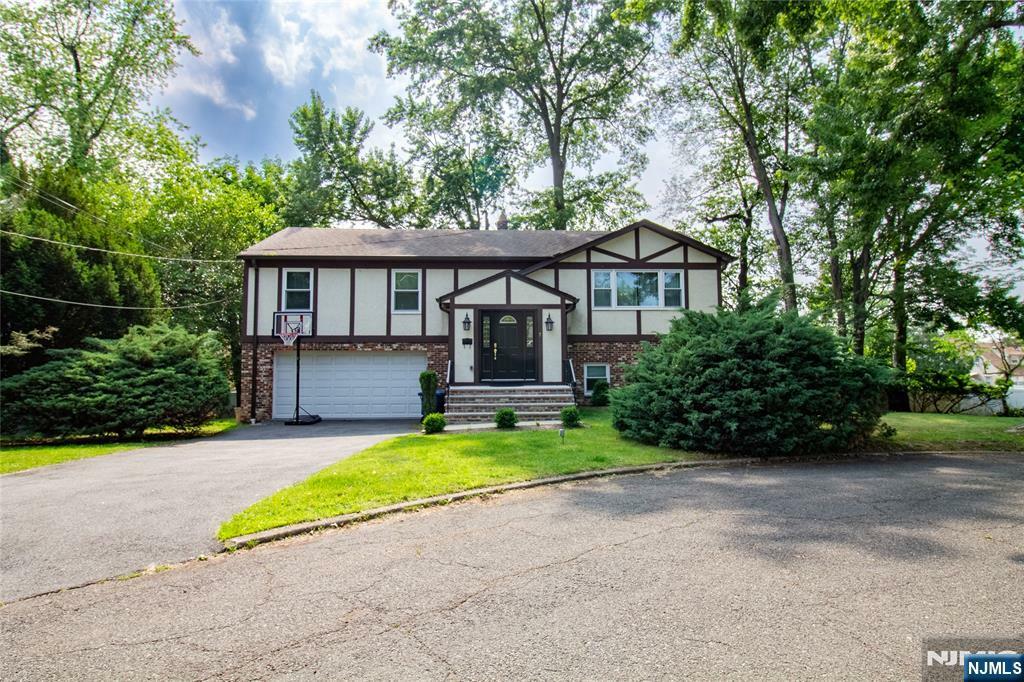 Property Photo: 7 Campi Court NJ 07628