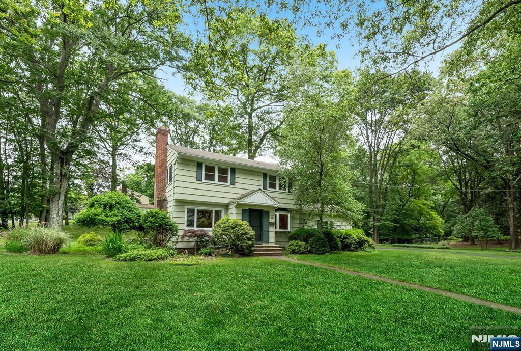 21 Dale Avenue  Wyckoff NJ 07481 photo
