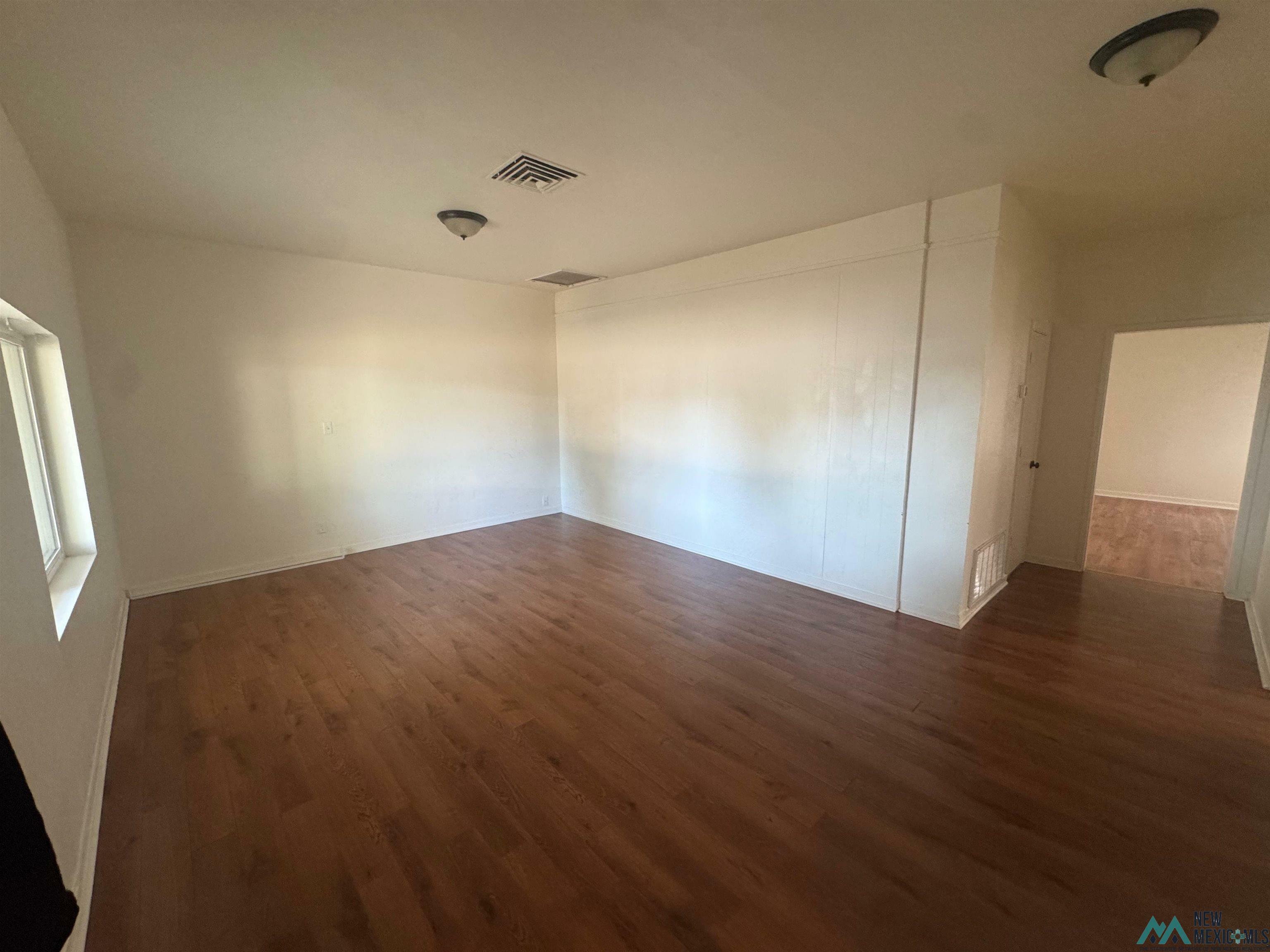 Property Photo: 607 W Grand Ave Avenue NM 88210