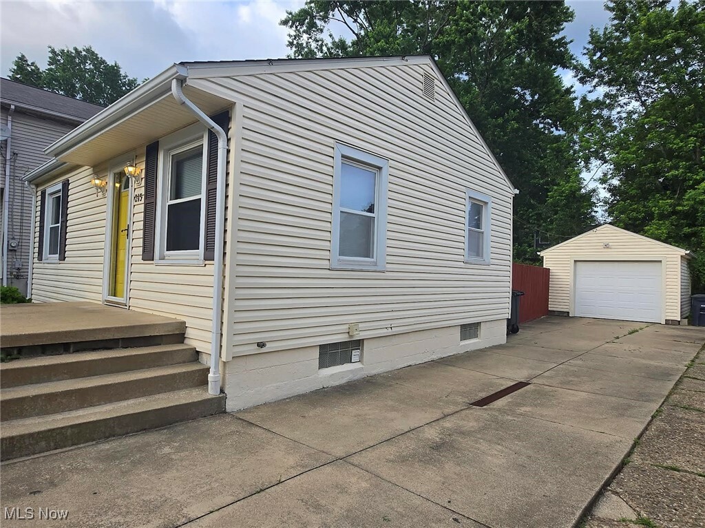 Property Photo: 213 Prairie Drive OH 44312