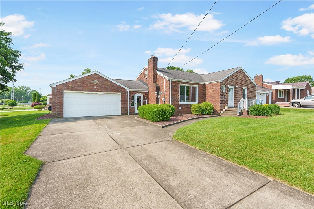 Property Photo:  230 Hamilton Boulevard  OH 44471 
