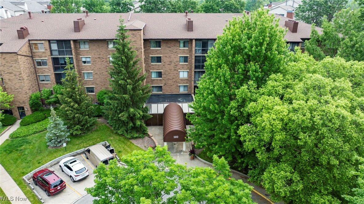 Property Photo: 160 Fox Hollow Drive 504B OH 44124