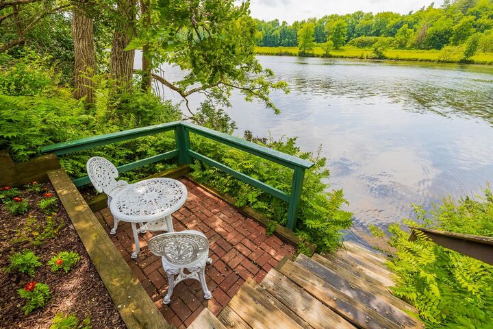 Property Photo: 526 River Road NH 03768