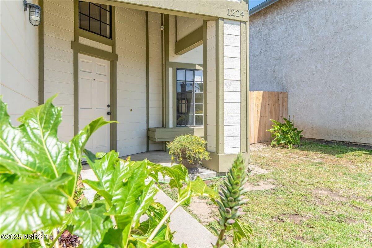 Property Photo: 1224 Primrose Court CA 93436