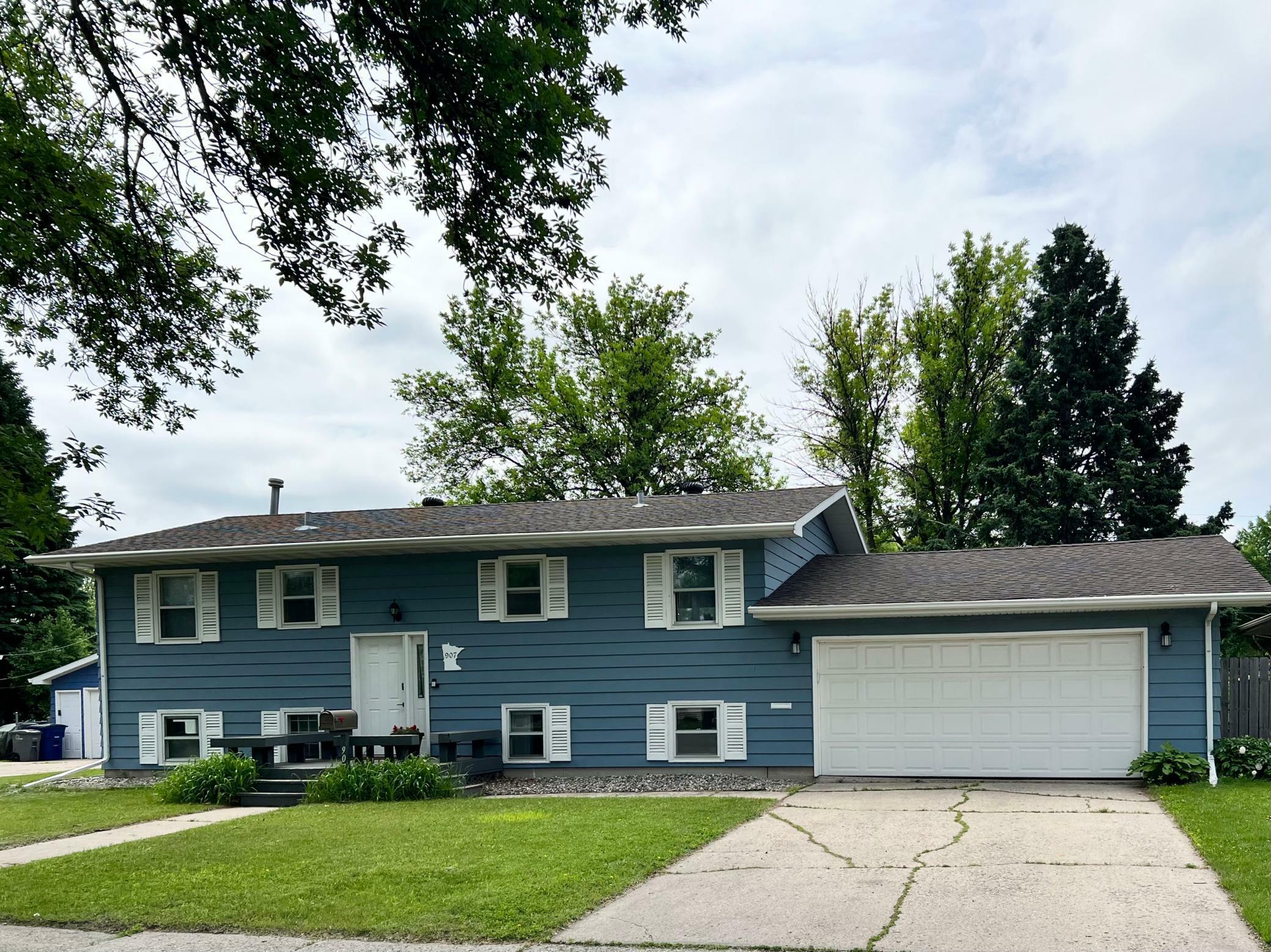 Property Photo: 907 22nd Avenue S MN 56560
