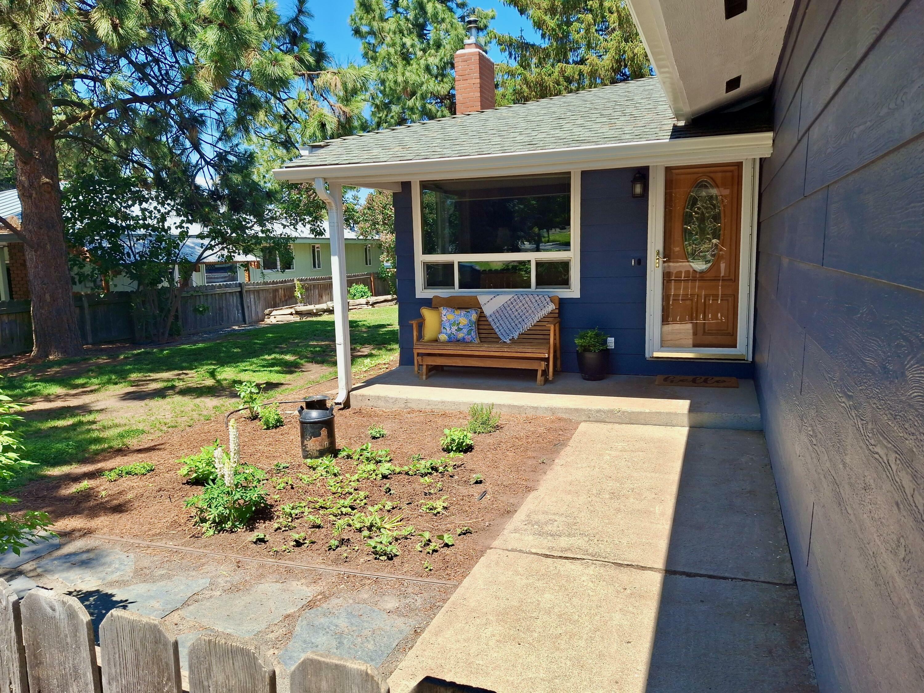 Property Photo: 707 W Oregon Avenue OR 97601