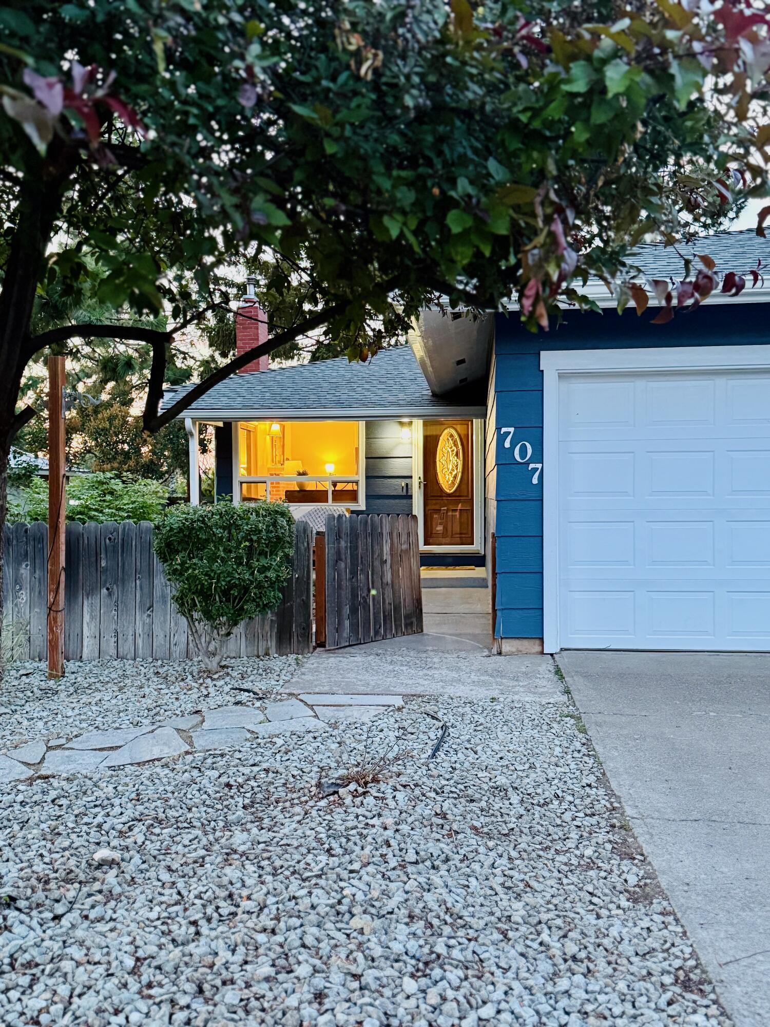 Property Photo: 707 W Oregon Avenue OR 97601