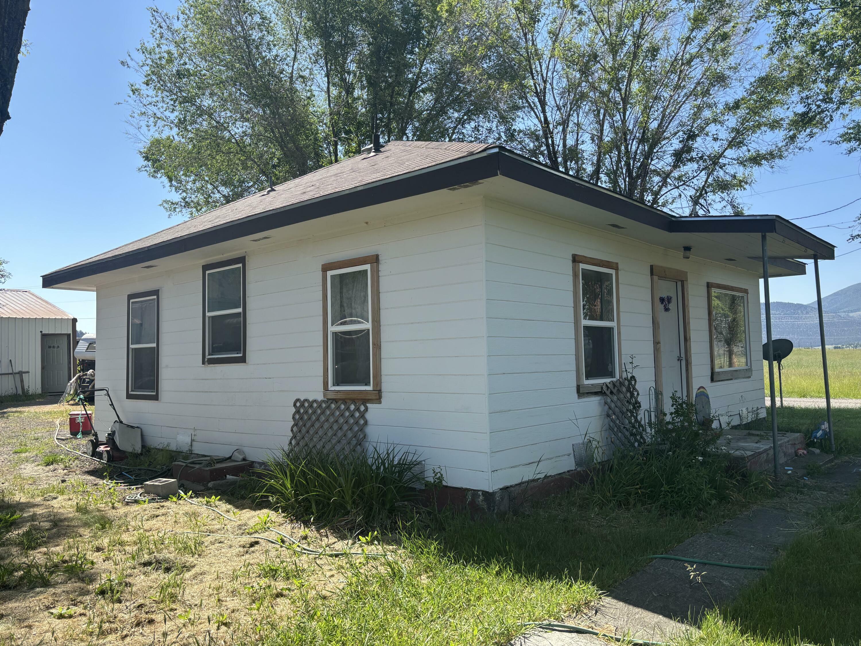 Property Photo: 4791 Pine Grove Road OR 97603