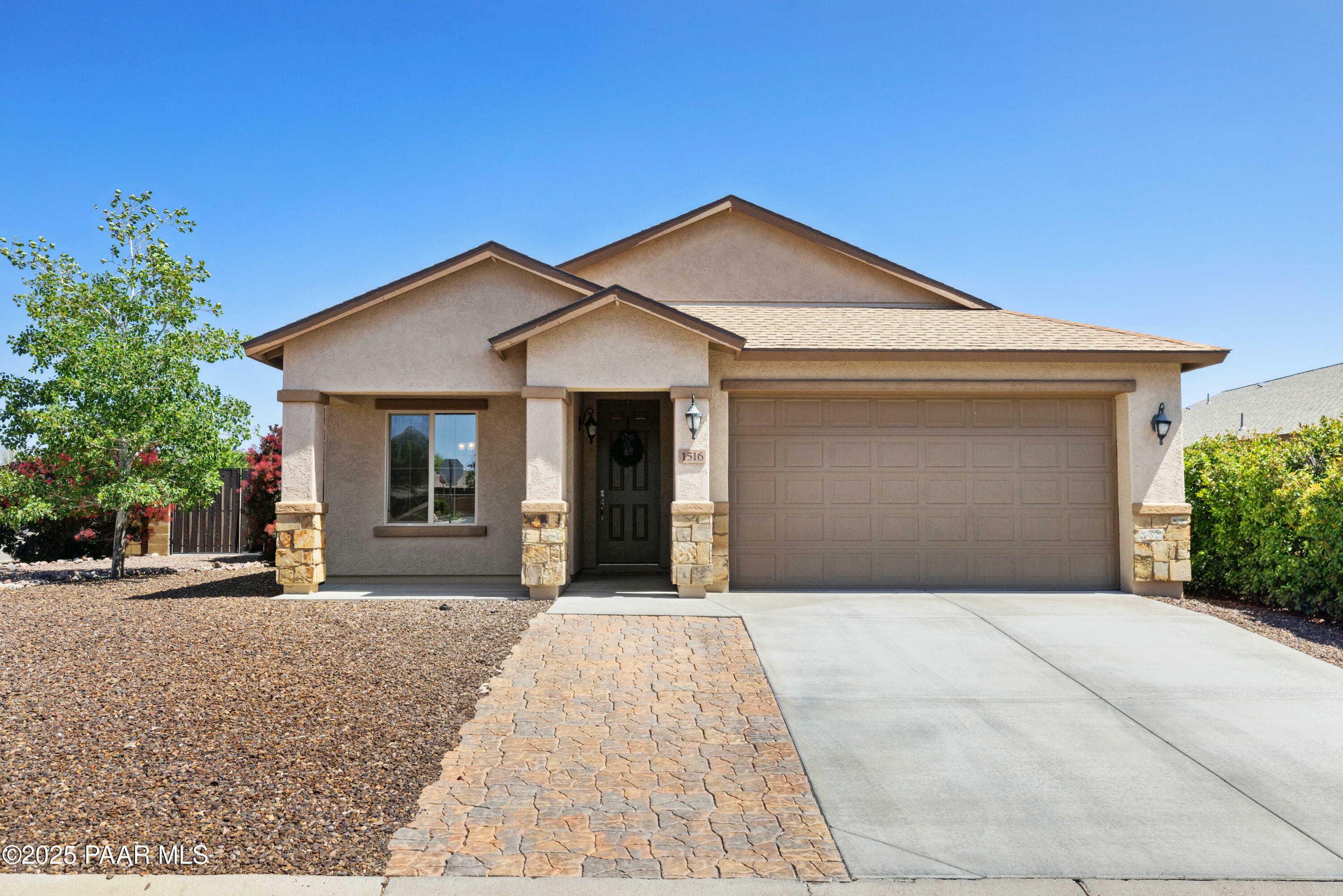 Property Photo: 1516 Stratford Place AZ 86323