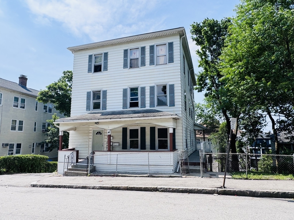 14 Gage St  Worcester MA 01605 photo