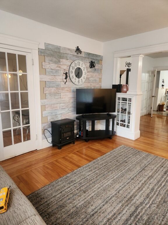 Property Photo:  60 Everard St  MA 01605 