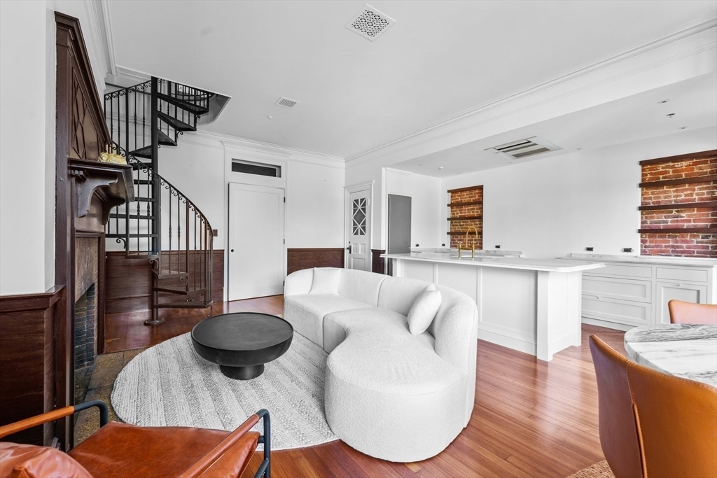 Property Photo:  320 Tappan Street 2  MA 02445 