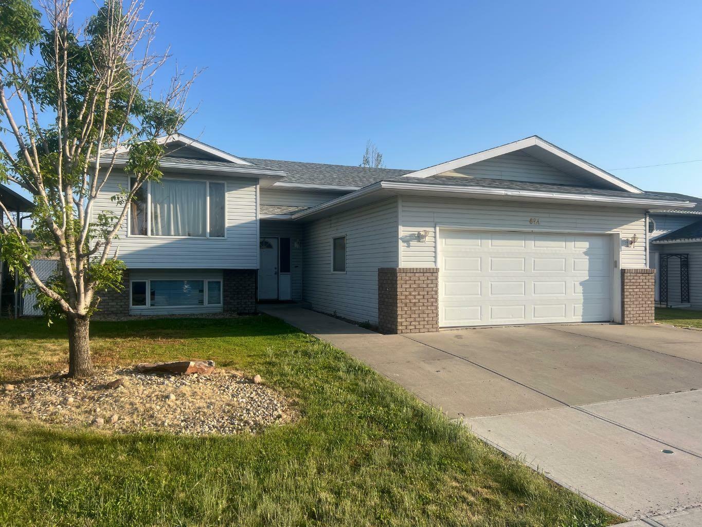 821 Bankview Drive  Drumheller AB T0J 0Y6 photo