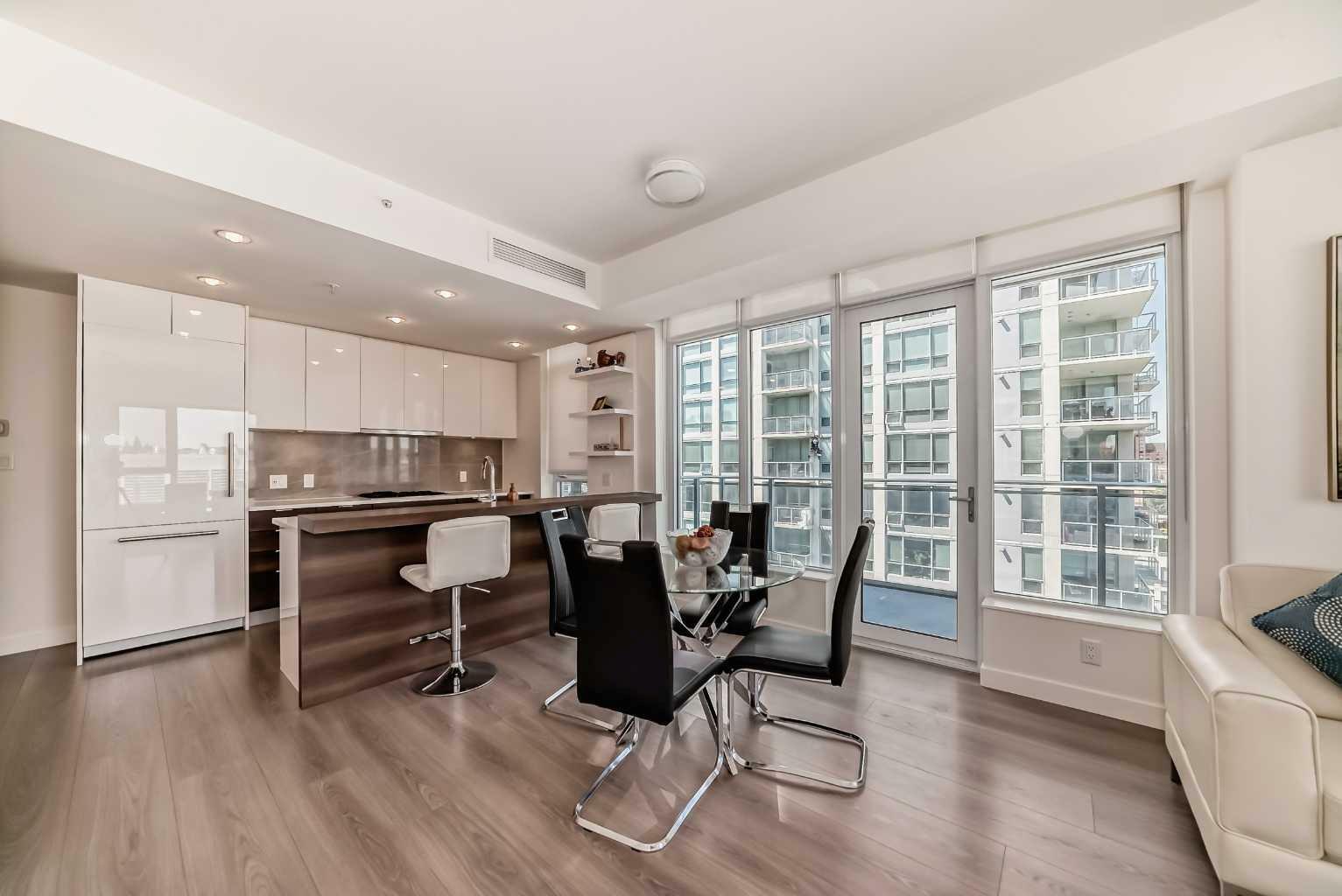 108 Waterfront Court SW 1103  Calgary AB T2P 1K7 photo