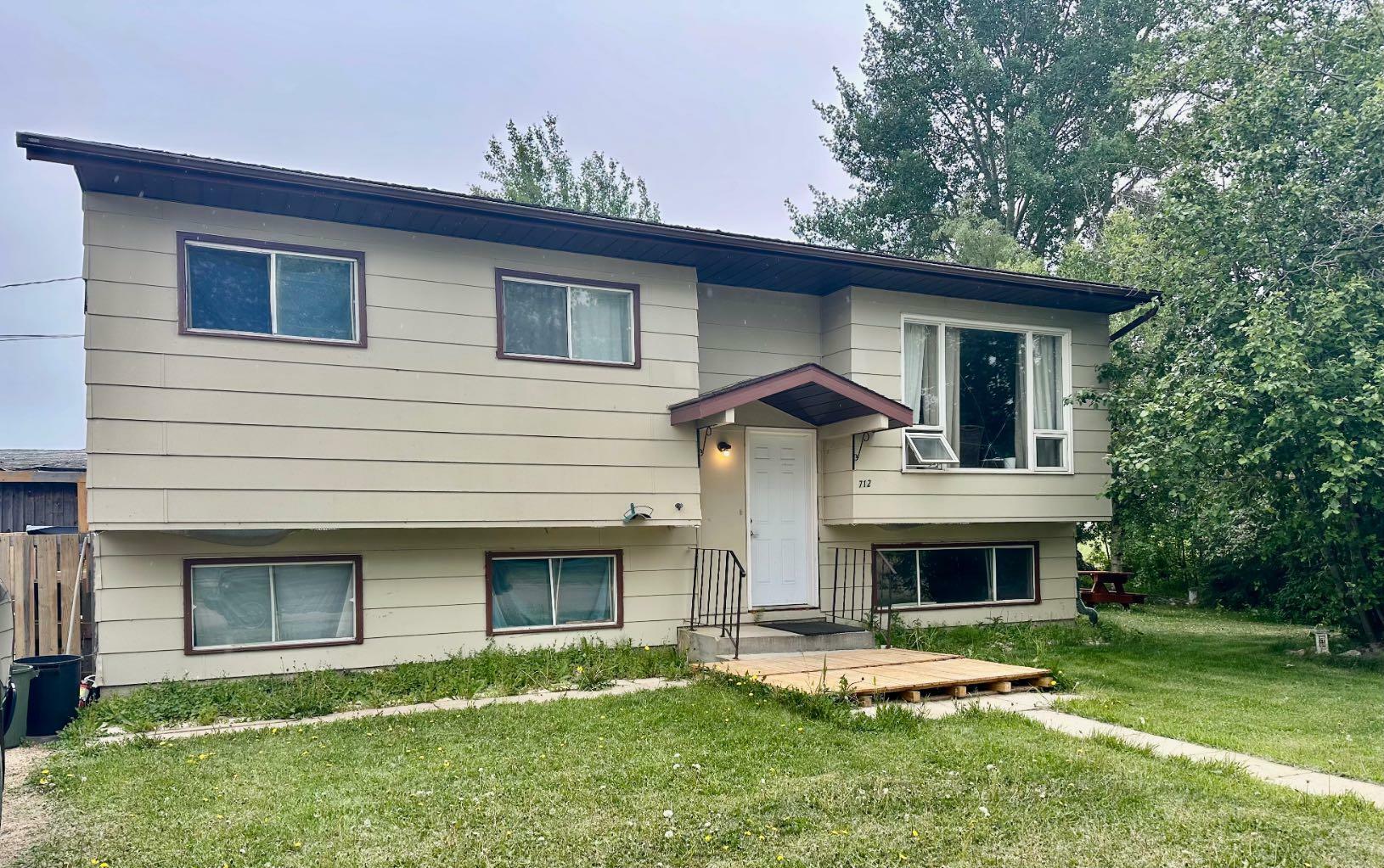 Property Photo: 712 2 Avenue NW AB T0G 2A1