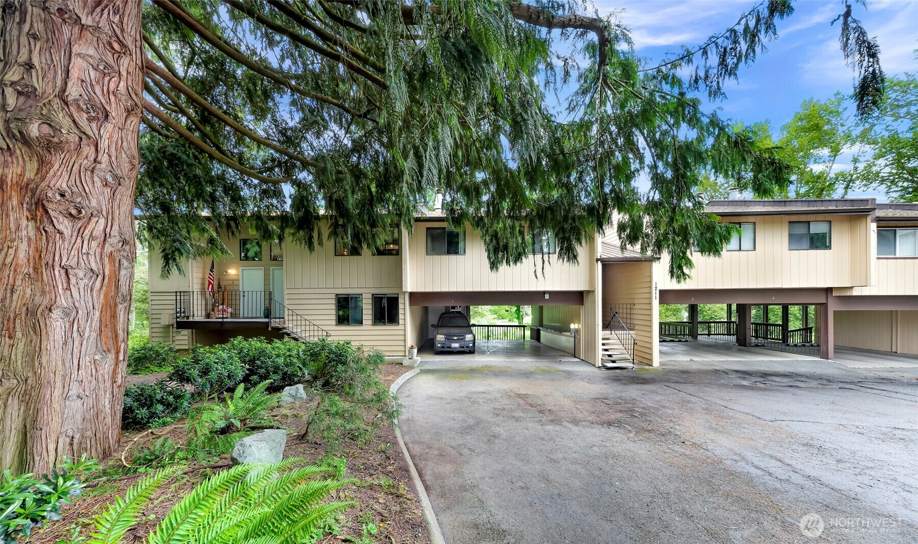 Property Photo: 1211 N 8th Street 2 WA 98273