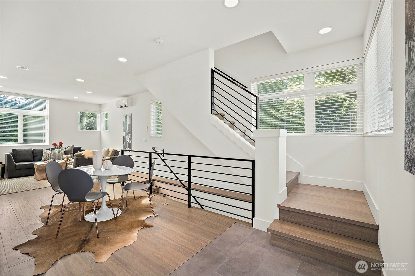 Property Photo: 1513 Lakeview Boulevard E WA 98102