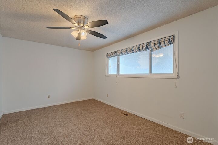 Property Photo:  6205 NE 47th Street  WA 98661 