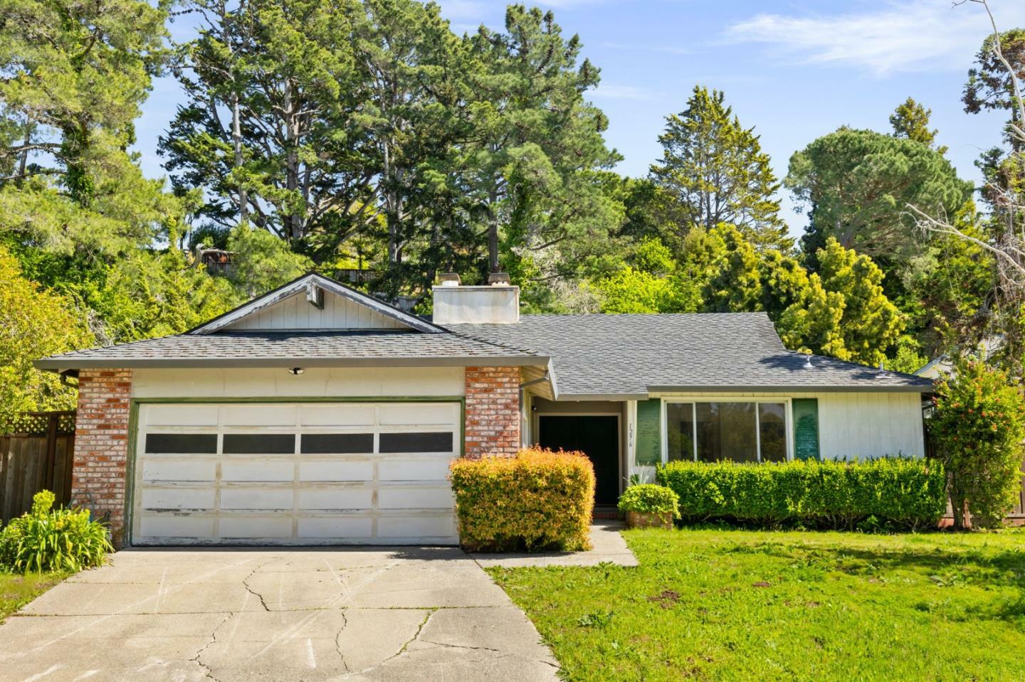 Property Photo: 1276 Laurel Hill Drive CA 94402