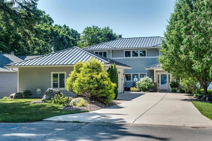 Property Photo:  1001 Woodward Drive  WI 53704