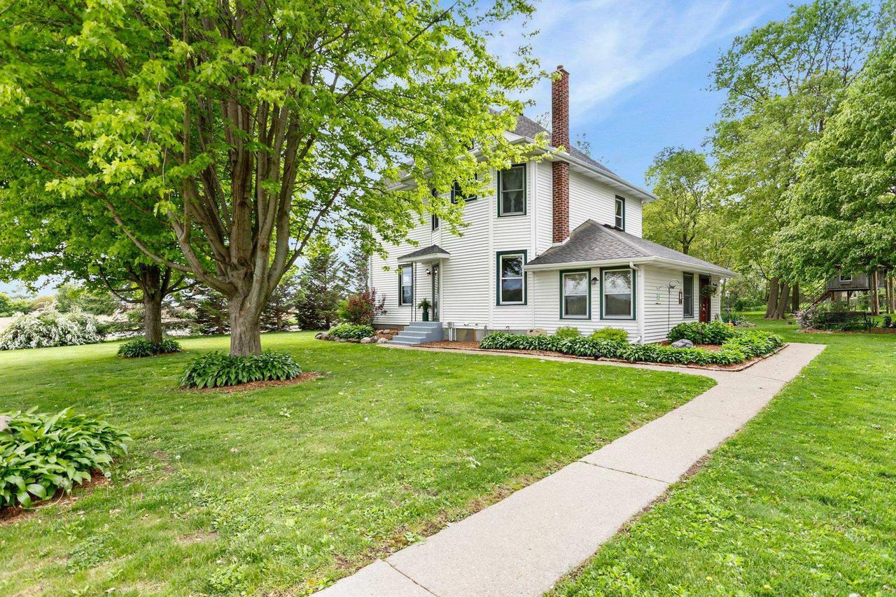 Property Photo: 2282 Skaalen Road WI 53589