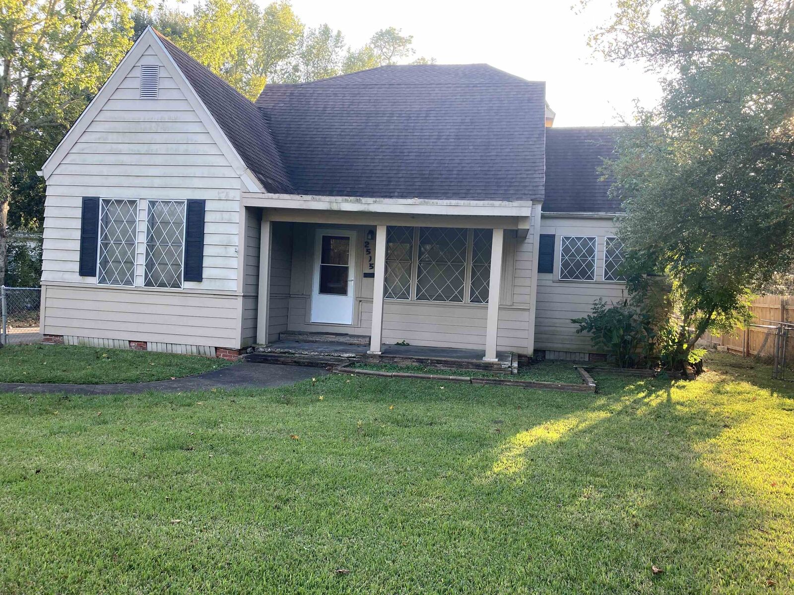 Property Photo:  2515 Glenwood  TX 77642 