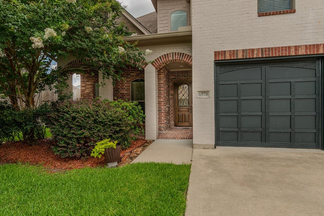 Property Photo: 6570 Merrick TX 77706